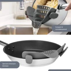 SensaHome- Siliconen Vergiet - Keuken Afgietdeksel - Afgiethulp - Siliconen - BPA Vrij - Grijs 27 SensaHome- Siliconen Vergiet - Keuken Afgietdeksel - Afgiethulp - Siliconen - BPA Vrij - Grijs -Buiten Kamperen 1200x1200 658