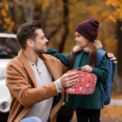 Brisby 4 Laags Geïsoleerde Koeltas - Lunchtas 1.5 Liter - Roze Pinguïn 14 Brisby 4 Laags Geïsoleerde Koeltas - Lunchtas 1.5 Liter - Roze Pinguïn -Buiten Kamperen 1200x1200 77