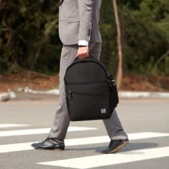 Brisby 4 Laags Geïsoleerde Koeltas Rugzak - 25 Liter - Met Handige Vakken Voor Bestek En Essentials - Waterafstotend Materiaal - Zwart 17 Brisby 4 Laags Geïsoleerde Koeltas Rugzak - 25 Liter - Met Handige Vakken Voor Bestek En Essentials - Waterafstotend Materiaal - Zwart -Buiten Kamperen 1200x1200 84