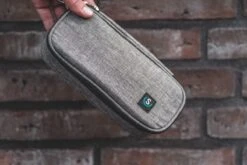 Smart Cool'R Diabetes Tas - Diabetes Etui - Insuline Koeltas - Insuline Etui - Diabetes Tasje - Medische Koeltas Voor Insulinespuit Met 2 Ice Packs Voor Optimale Temperatuur -Buiten Kamperen 1200x800 1