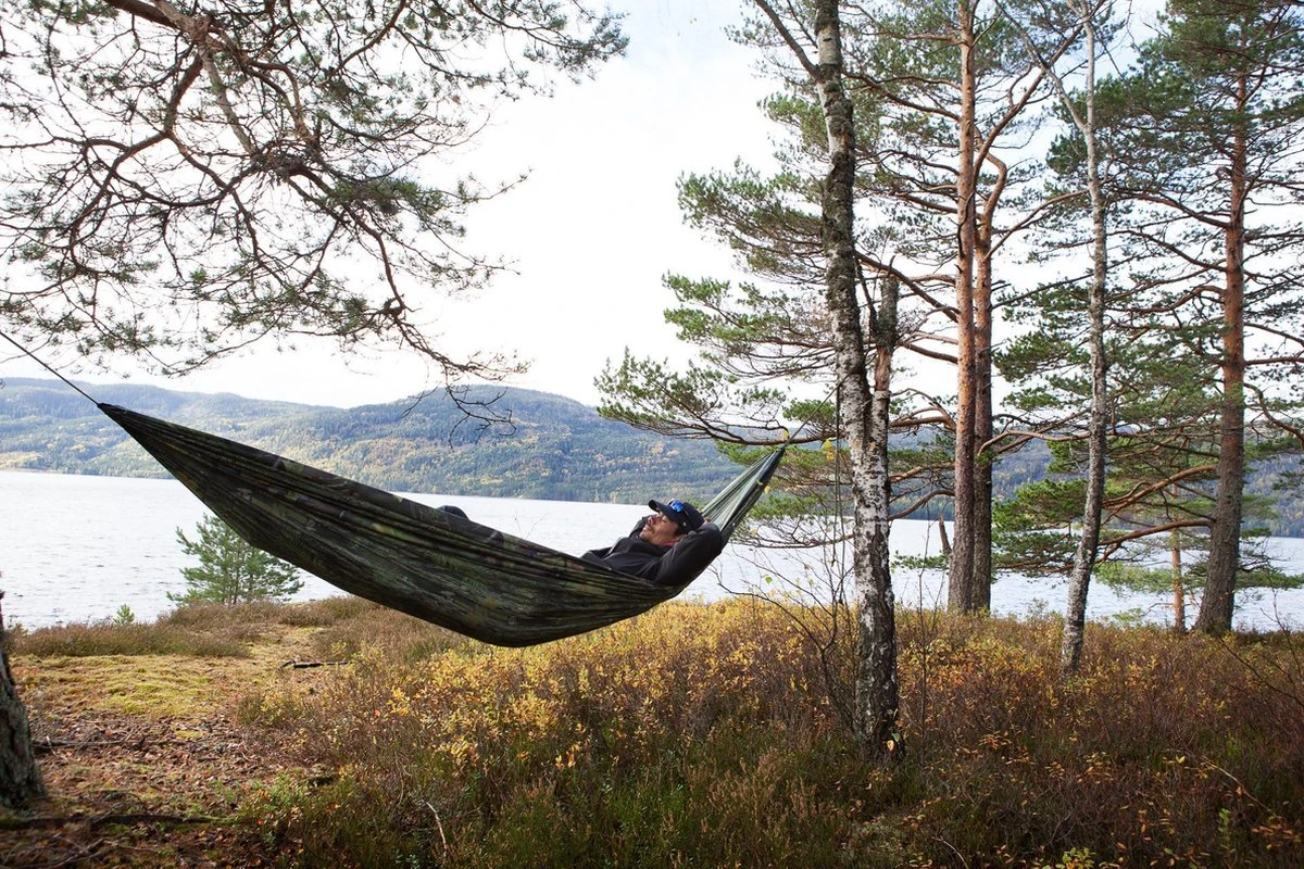 MacGyver® ‘3-in-1’ Tent | Tarp – Schaduwdoek – Hangmat | Strandtent | Outdoor-tent | Shelter | Vistent | 280 X 280 Cm | Camouflage | Waterdicht | Lichtgewicht 8 MacGyver® ‘3-in-1’ Tent | Tarp – Schaduwdoek – Hangmat | Strandtent | Outdoor-tent | Shelter | Vistent | 280 X 280 Cm | Camouflage | Waterdicht | Lichtgewicht - Afbeelding 6